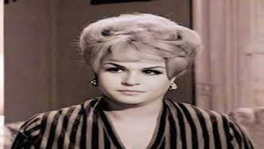 الفنانة سناء مظهر الفنانة سناء مظهر